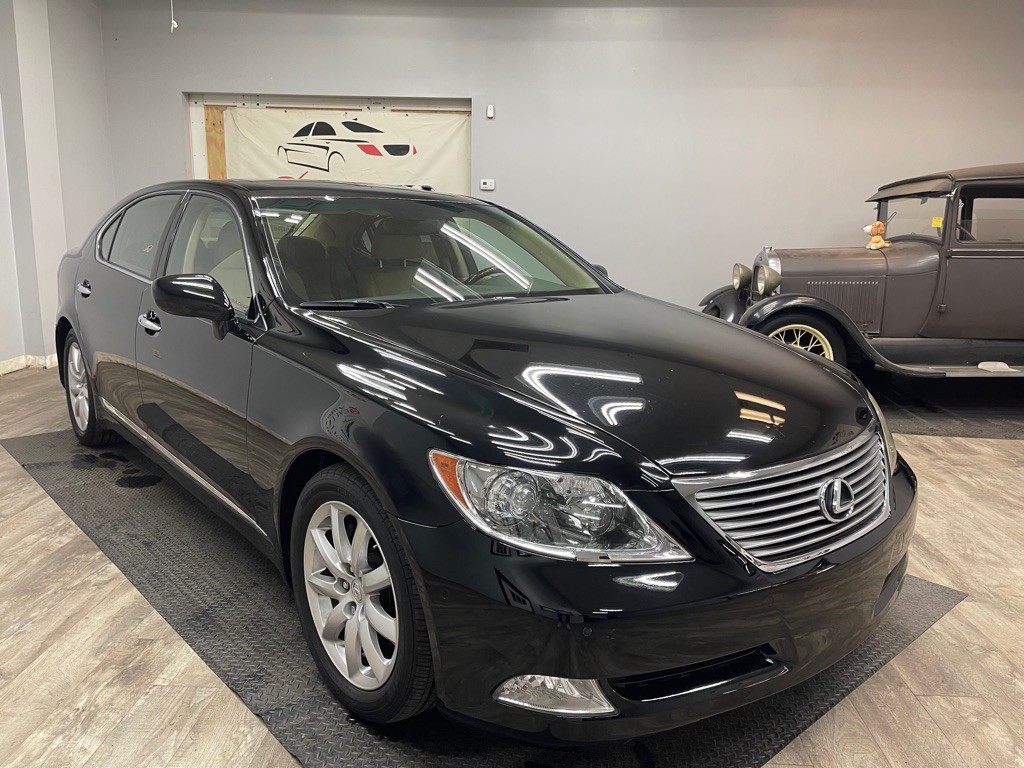 2009 Lexus LS Image 5