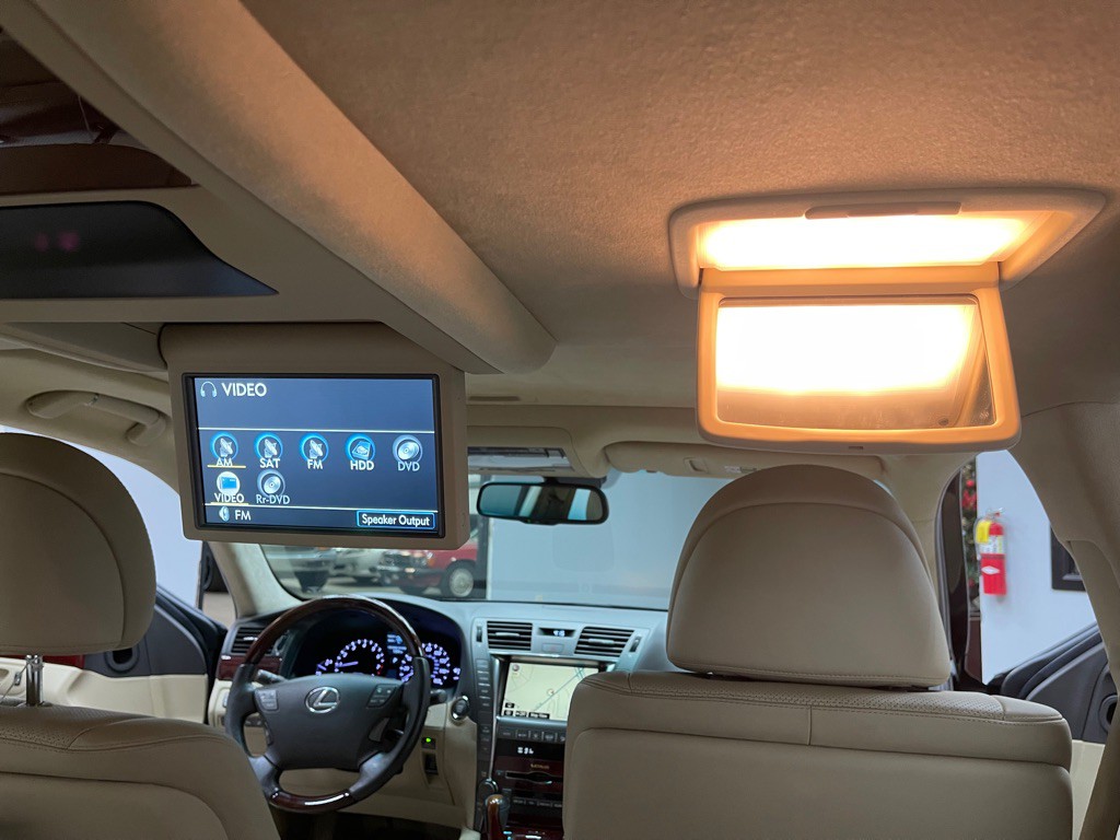 2009 Lexus LS Image 31