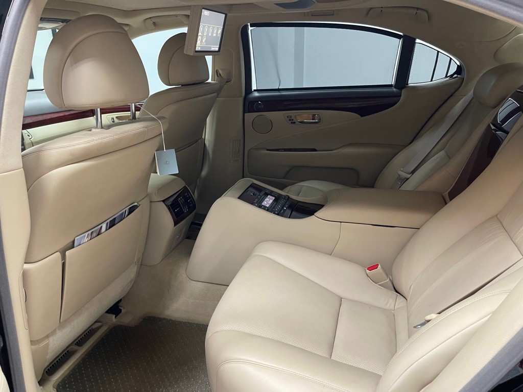 2009 Lexus LS Image 33