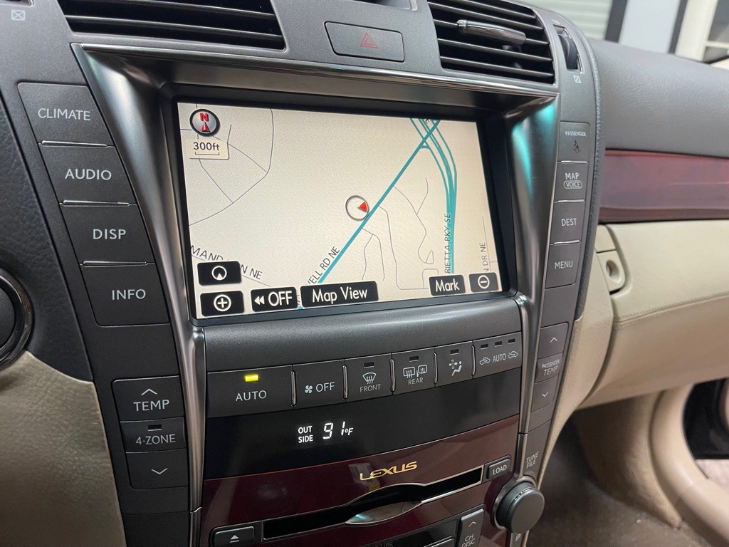 2009 Lexus LS Image 38