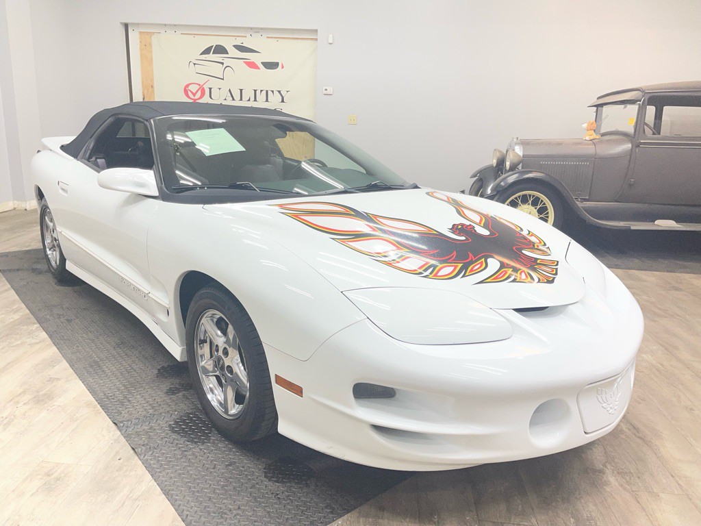2000 Pontiac Firebird Image 4