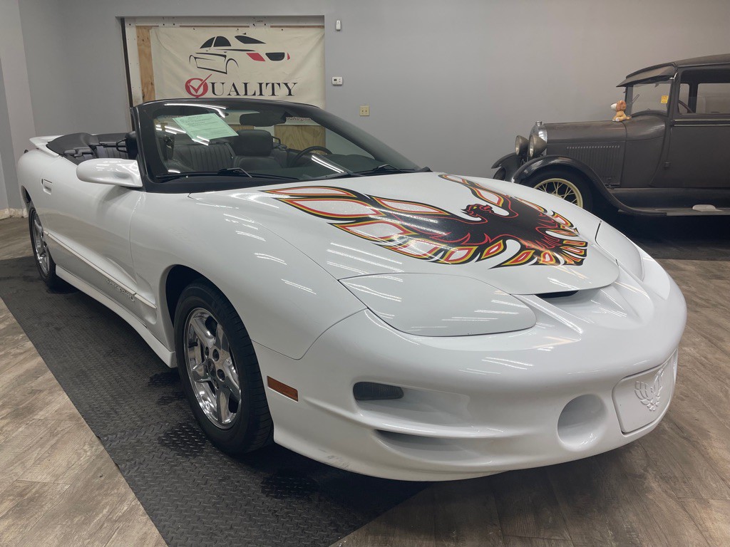 2000 Pontiac Firebird Image 8
