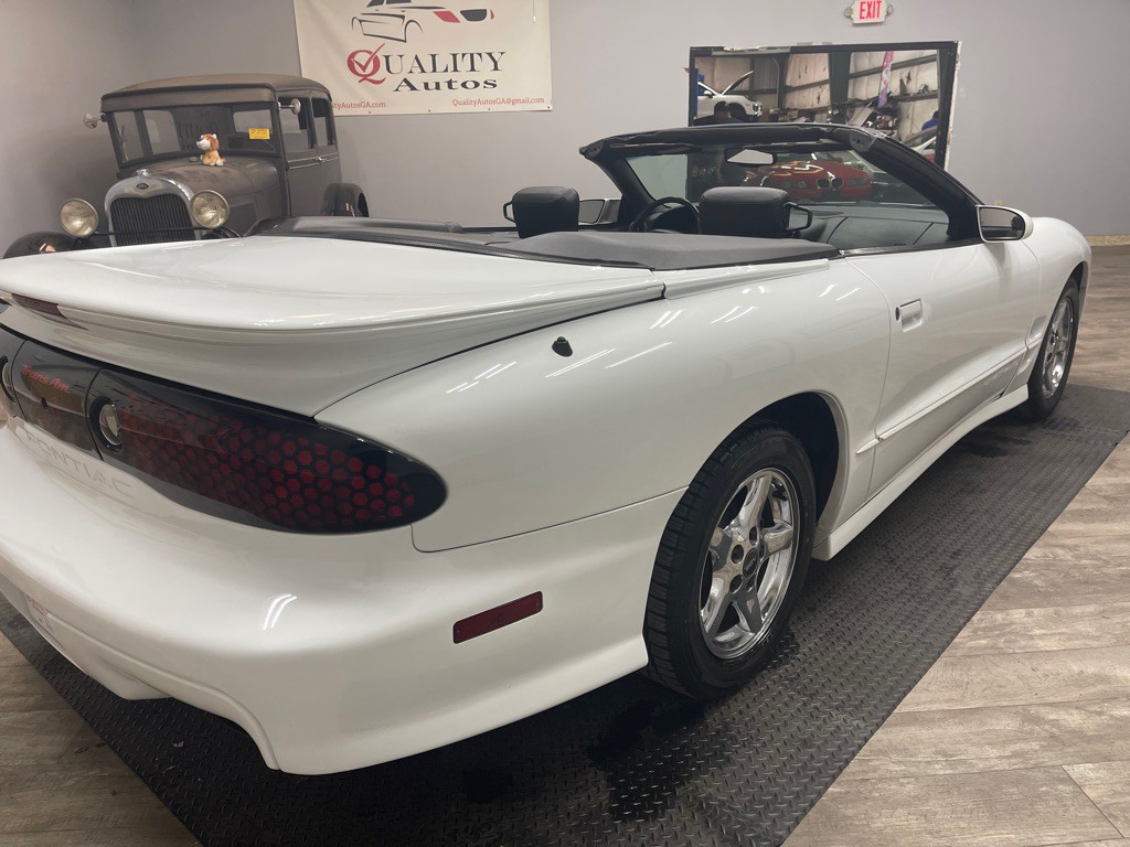 2000 Pontiac Firebird Image 10