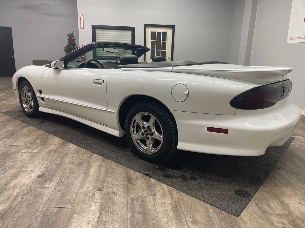 2000 Pontiac Firebird Image 14