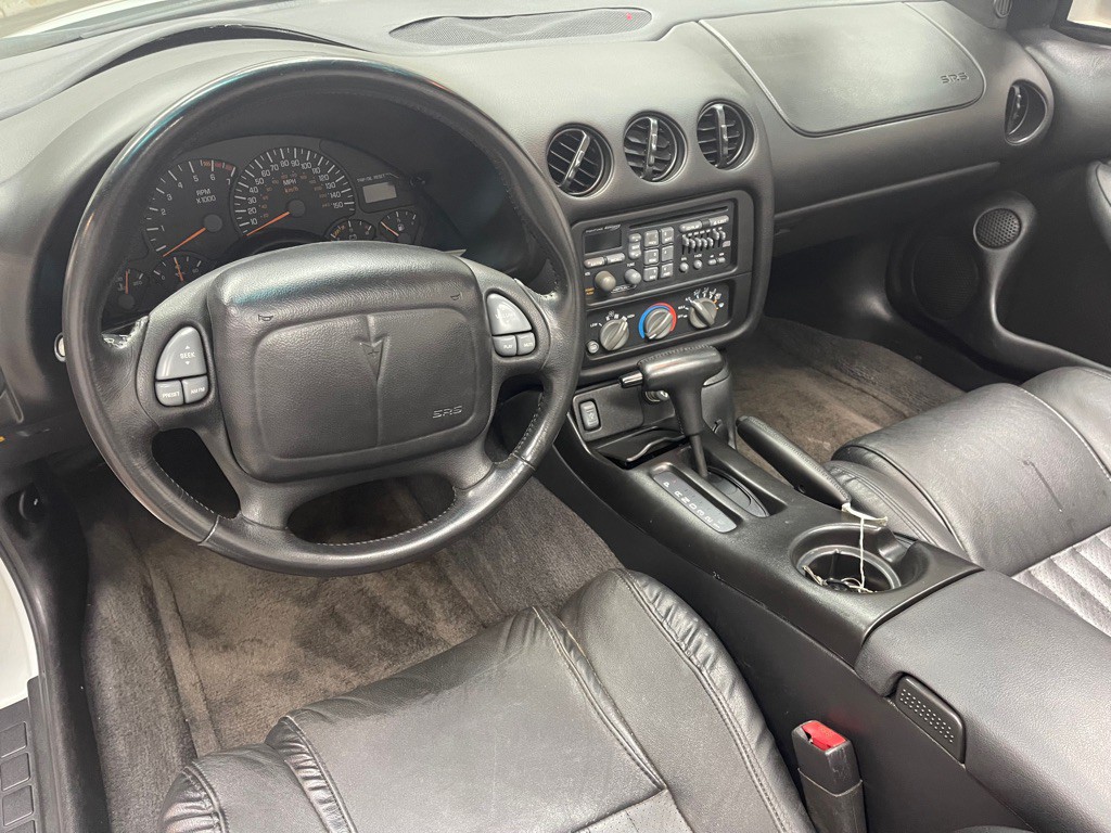 2000 Pontiac Firebird Image 22