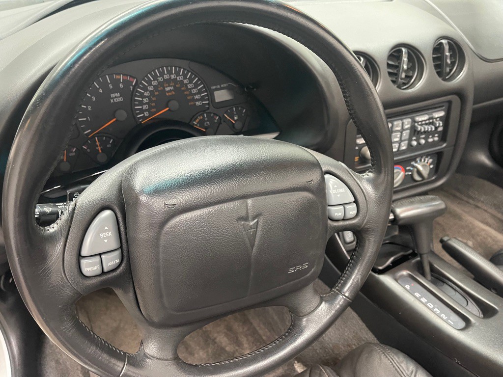 2000 Pontiac Firebird Image 23