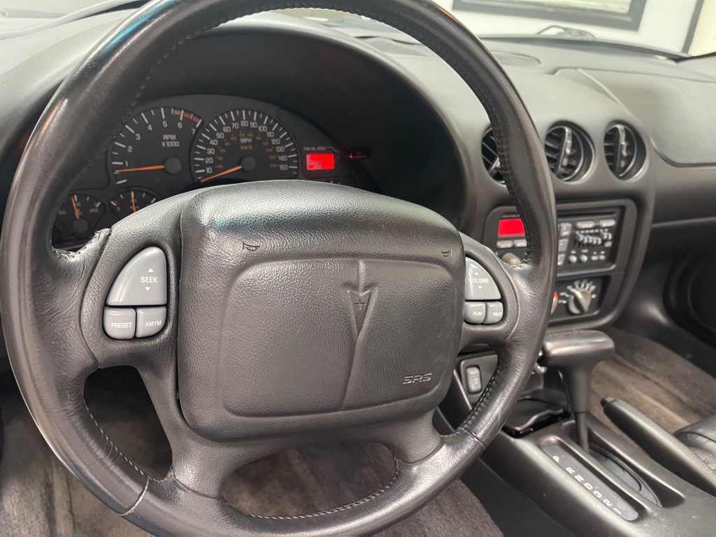 2000 Pontiac Firebird Image 28