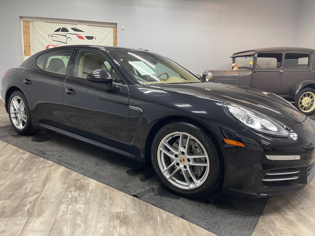 2014 Porsche Panamera Image 4