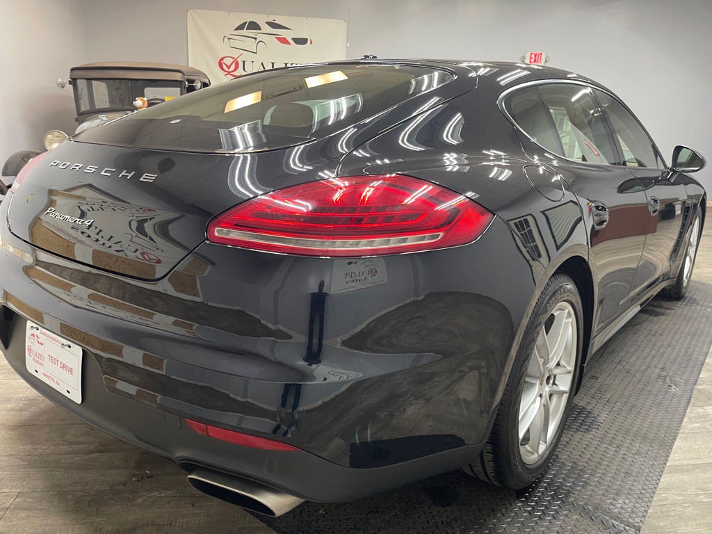 2014 Porsche Panamera Image 7