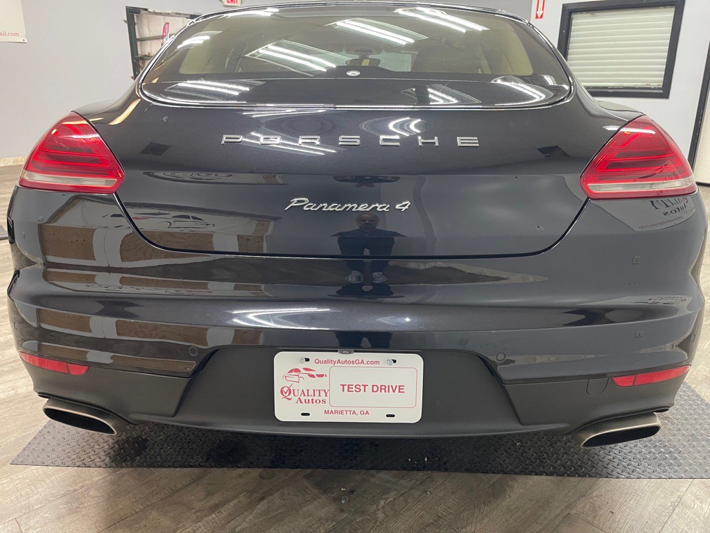 2014 Porsche Panamera Image 9
