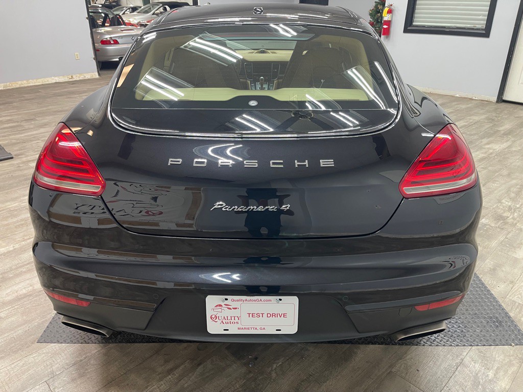 2014 Porsche Panamera Image 12