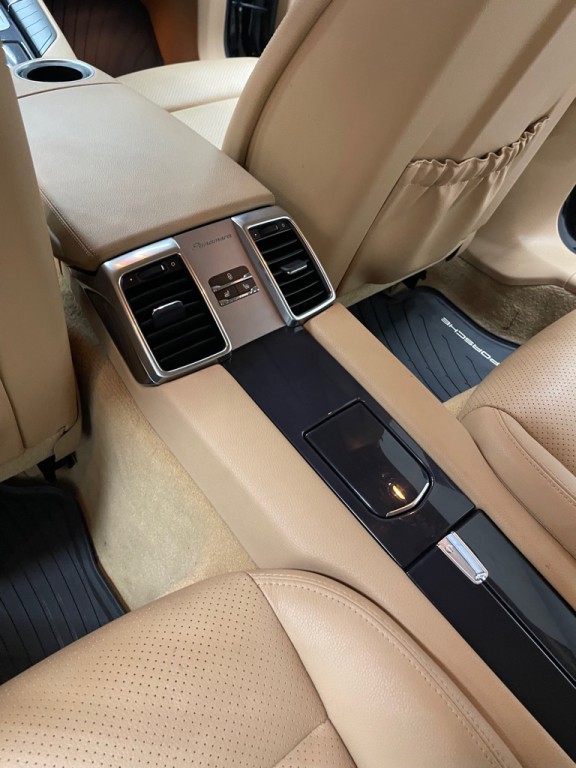 2014 Porsche Panamera Image 29