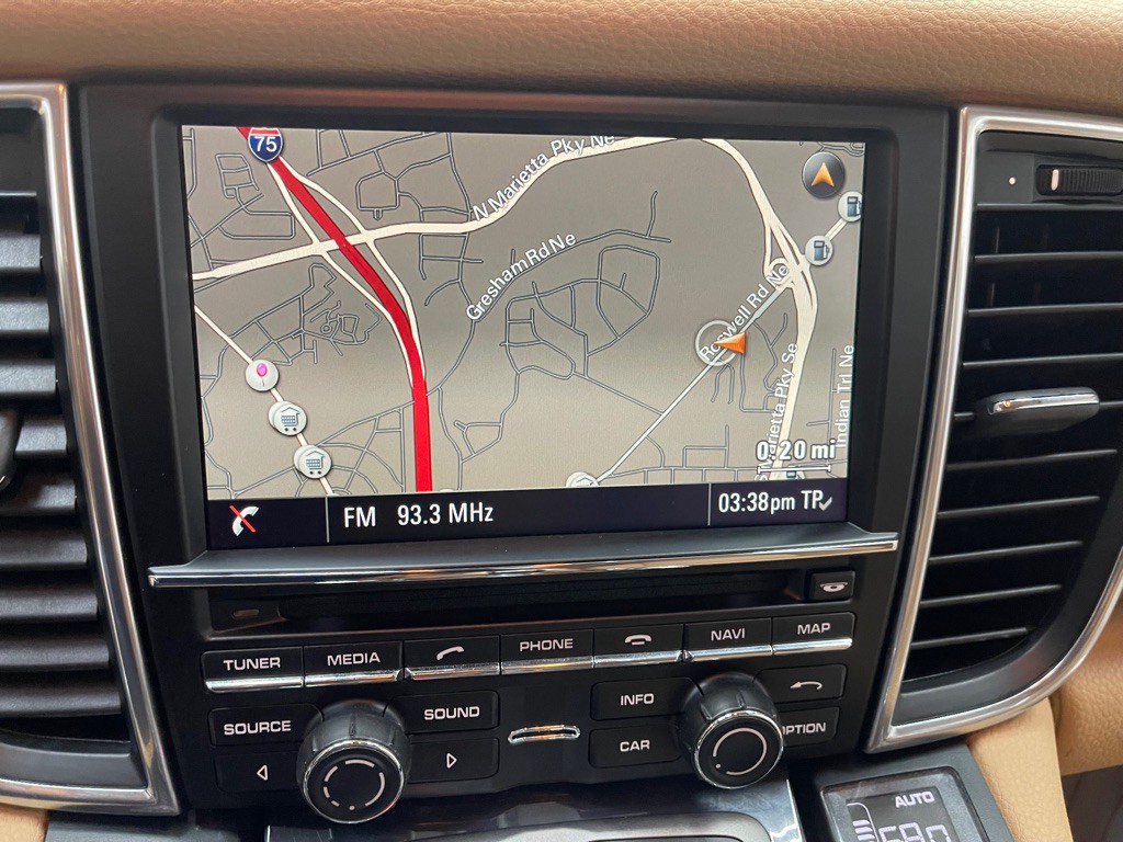 2014 Porsche Panamera Image 33