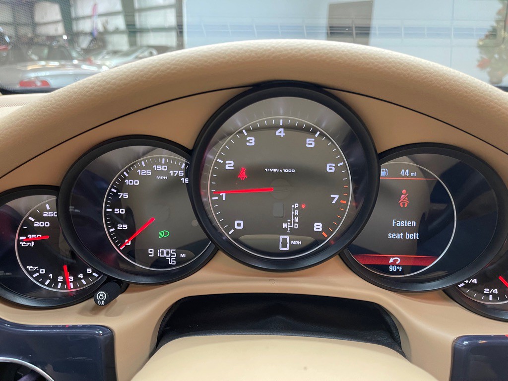 2014 Porsche Panamera Image 34