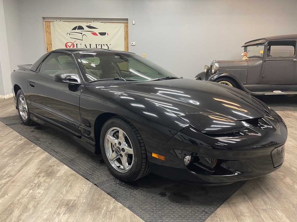 1999 Pontiac Firebird Image 3