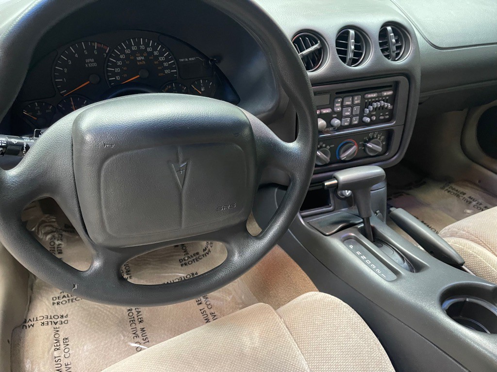 1999 Pontiac Firebird Image 18