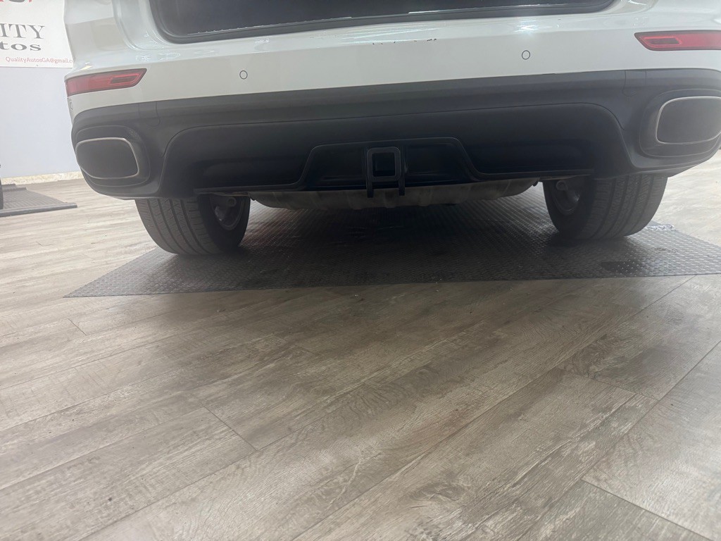 2016 Porsche Cayenne Image 32