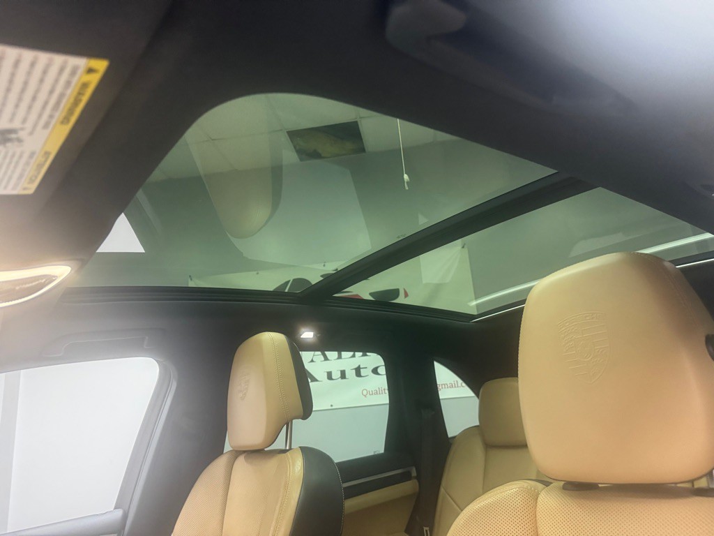 2016 Porsche Cayenne Image 47