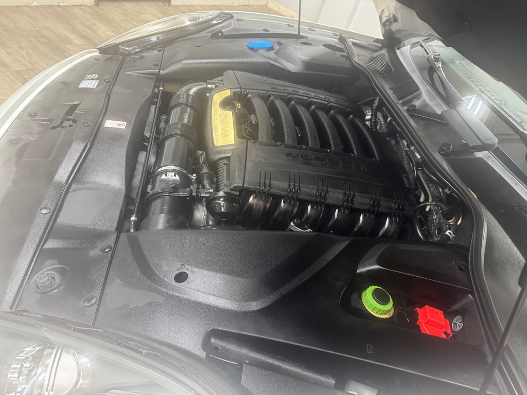 2016 Porsche Cayenne Image 52