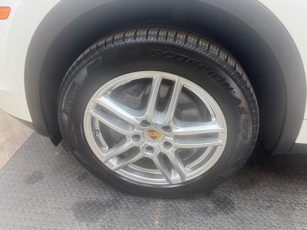 2016 Porsche Cayenne Image 53