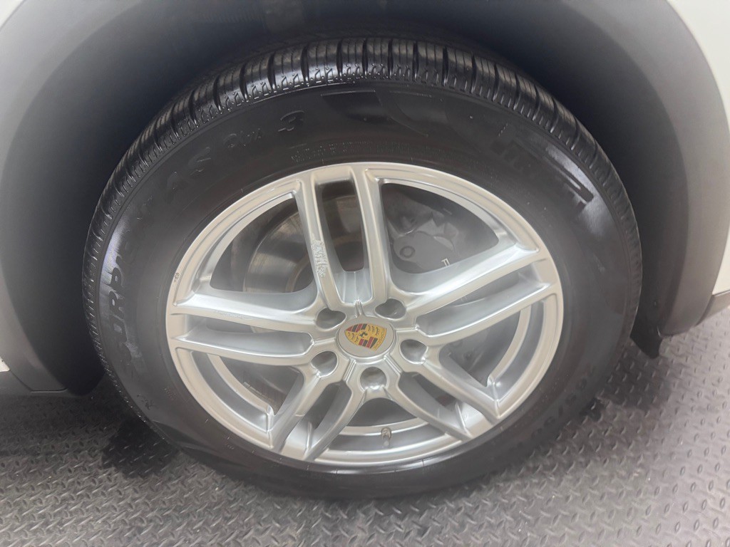 2016 Porsche Cayenne Image 54