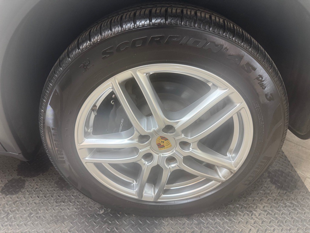 2016 Porsche Cayenne Image 56