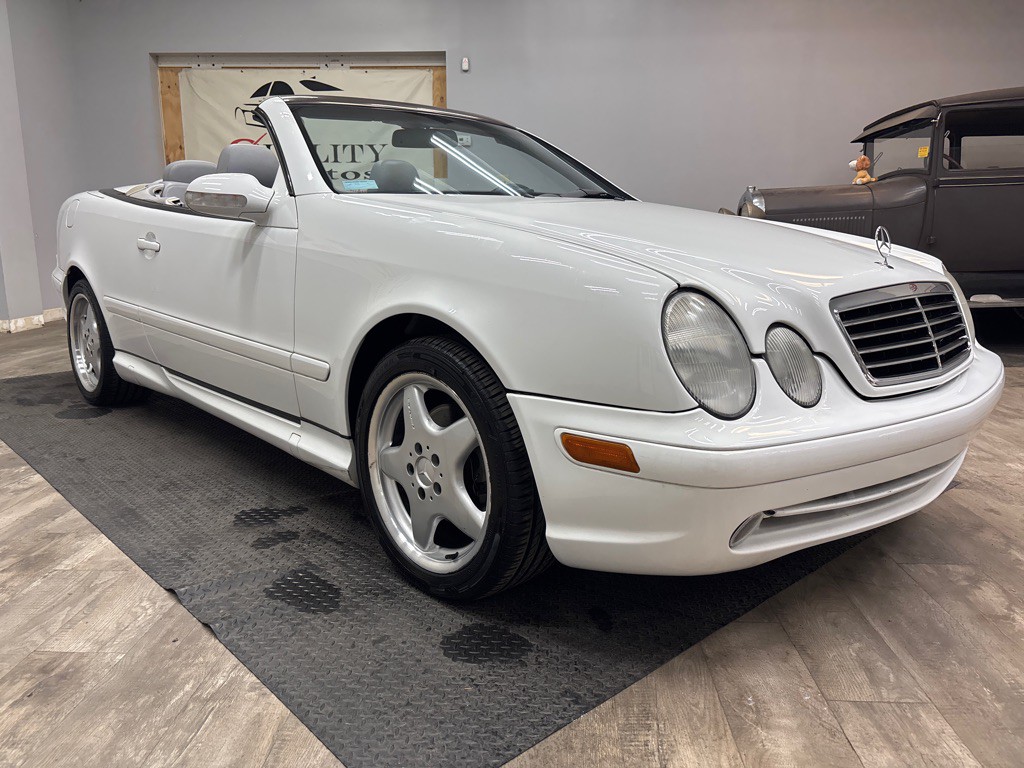 2001 Mercedes-Benz CLK-Class Image 4