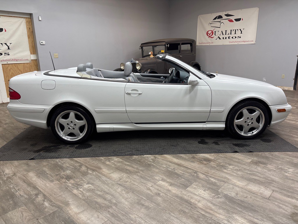2001 Mercedes-Benz CLK-Class Image 12