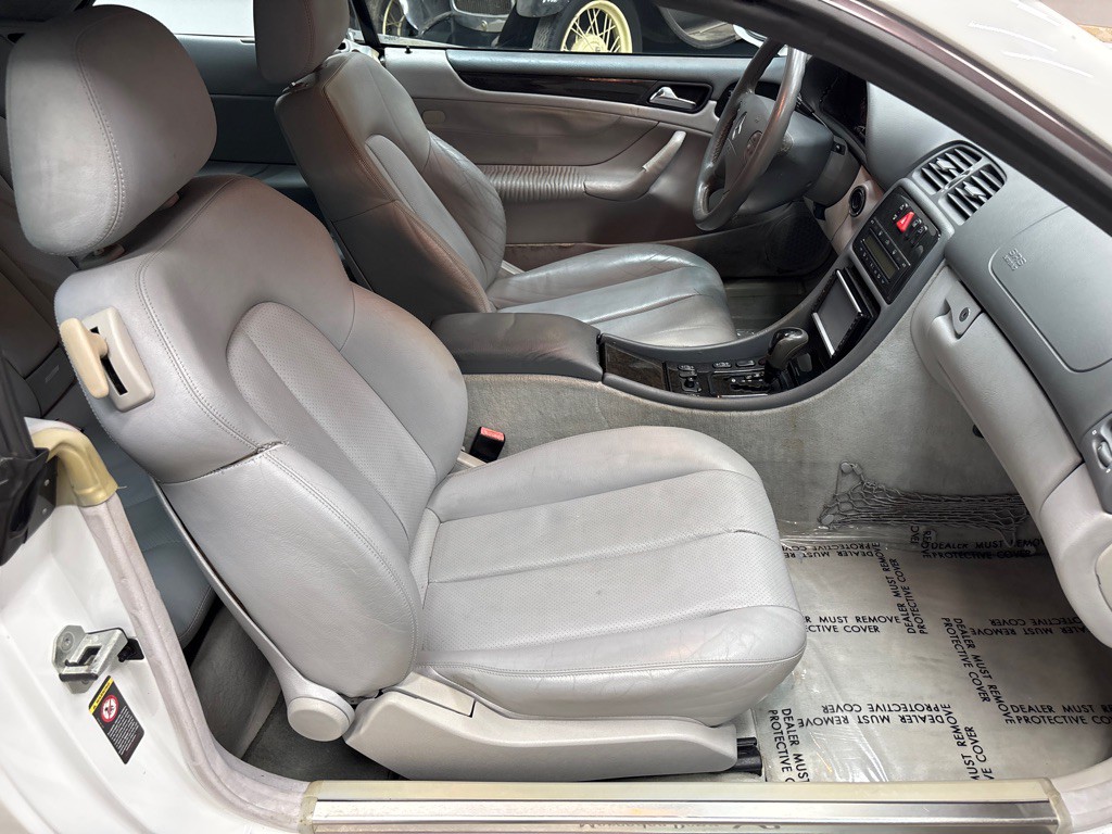 2001 Mercedes-Benz CLK-Class Image 31