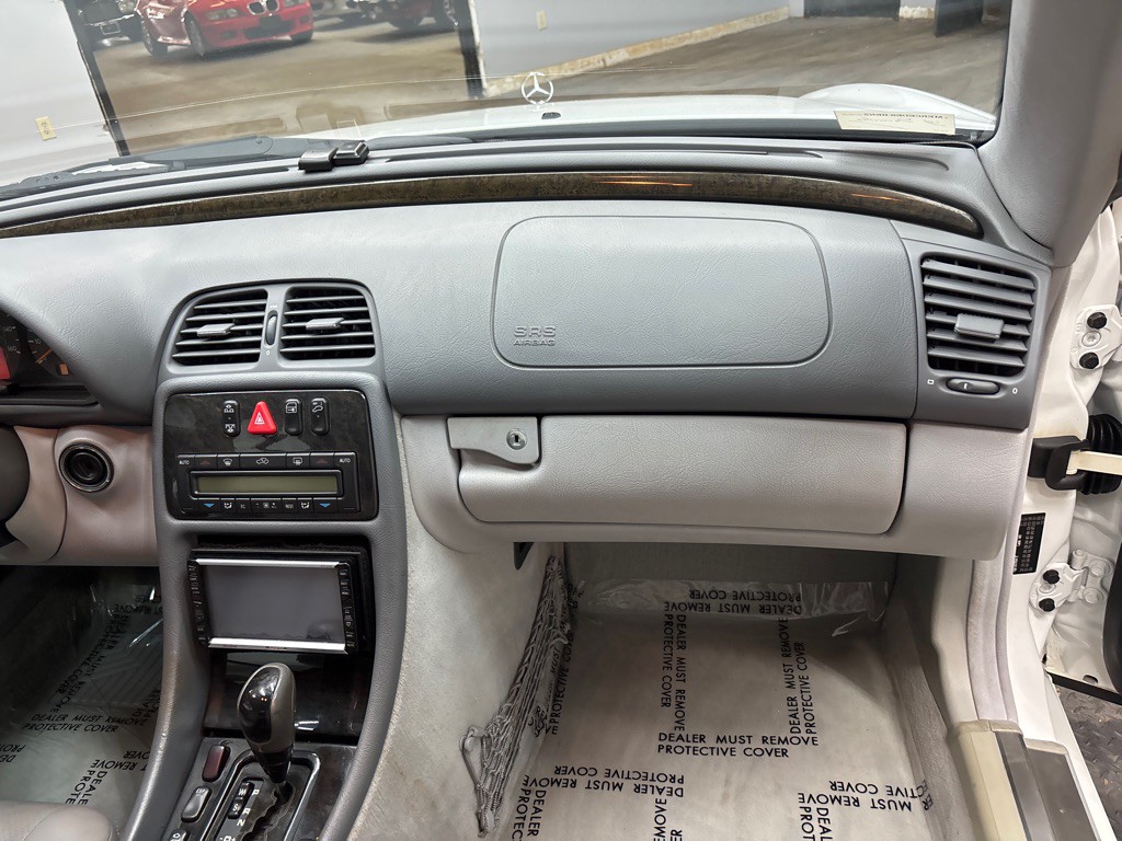 2001 Mercedes-Benz CLK-Class Image 32