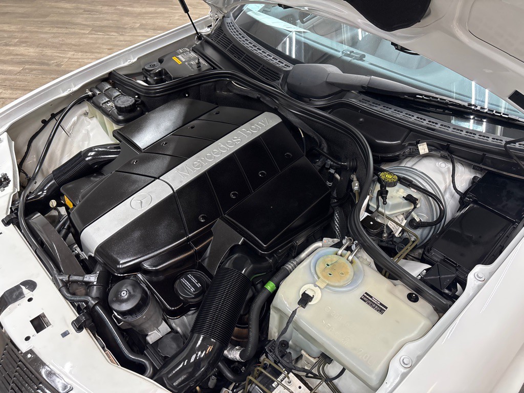 2001 Mercedes-Benz CLK-Class Image 37