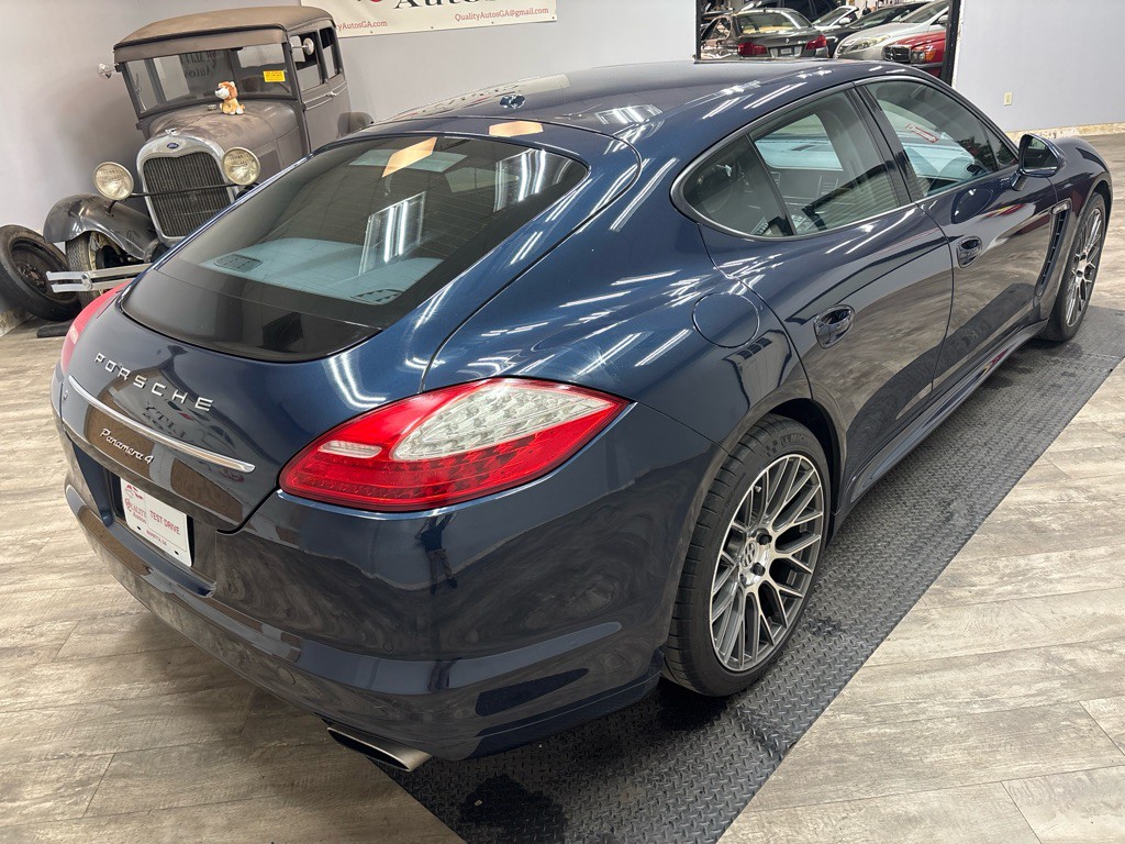 2012 Porsche Panamera Image 10