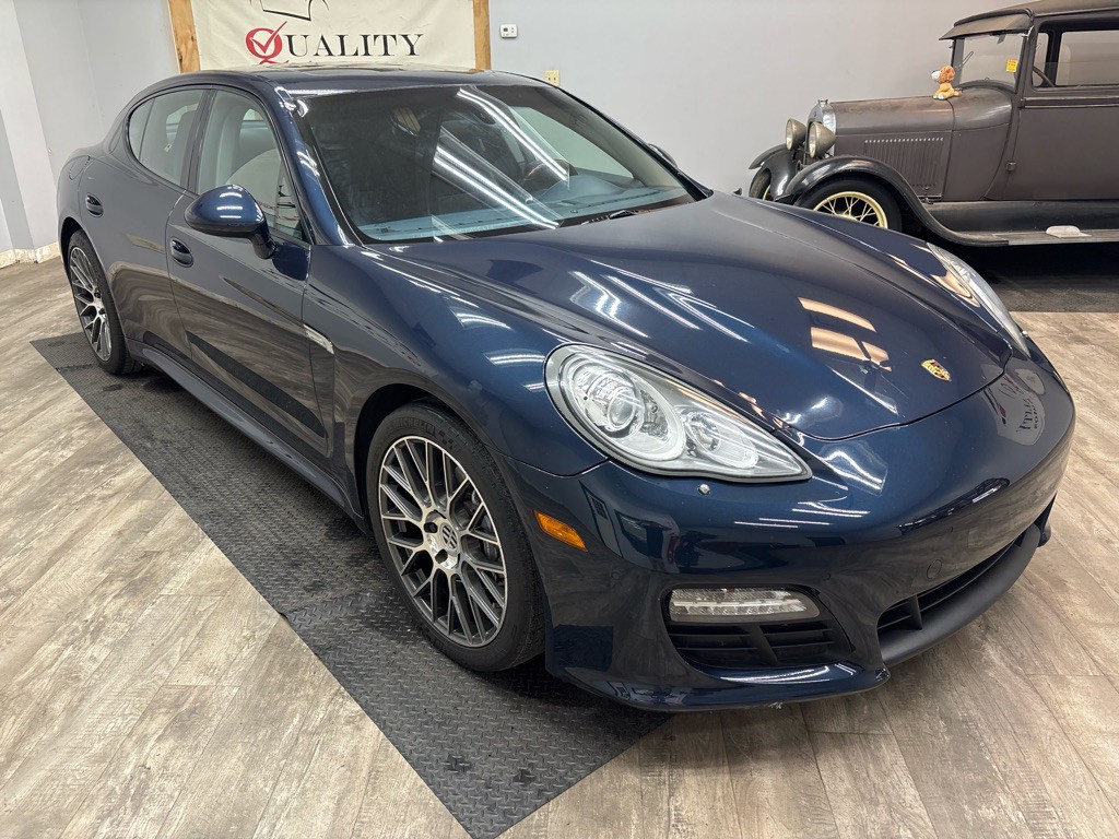 2012 Porsche Panamera Image 12