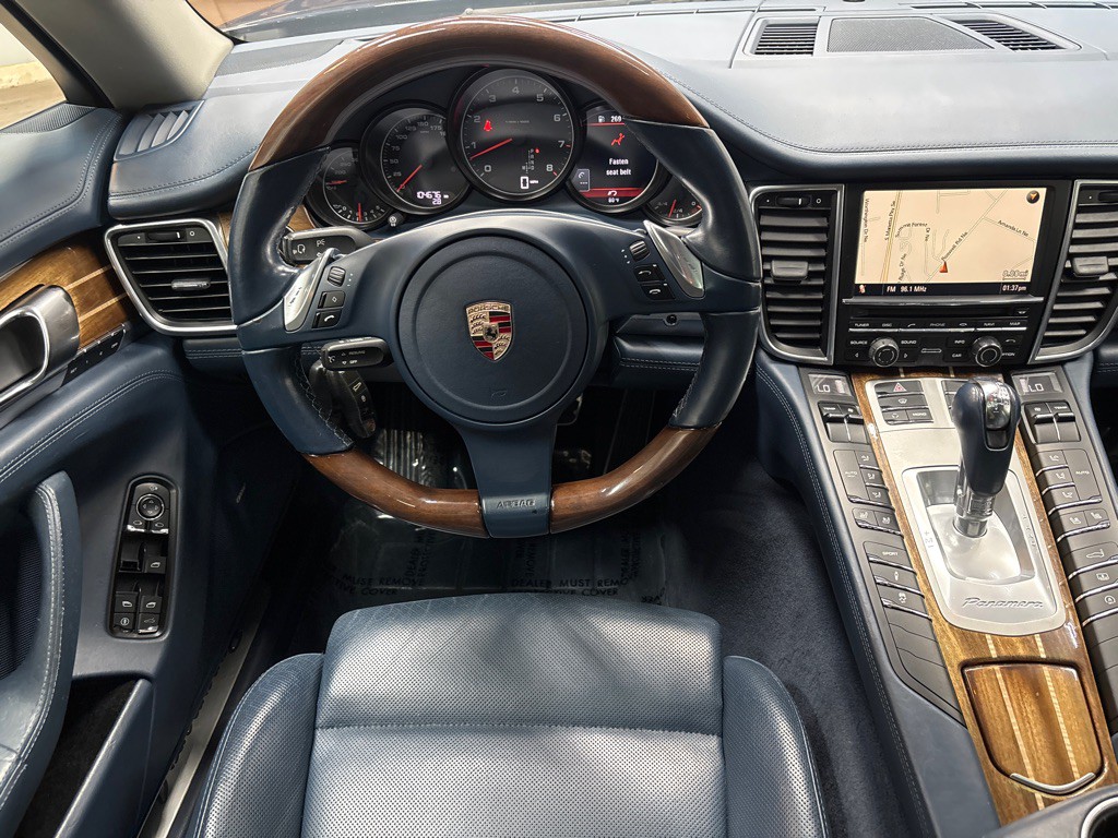 2012 Porsche Panamera Image 22