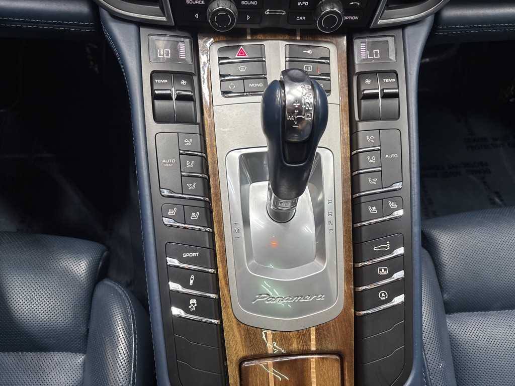 2012 Porsche Panamera Image 27