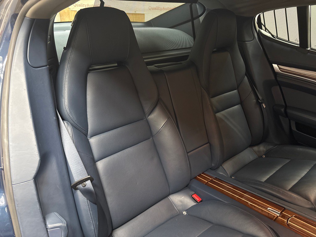 2012 Porsche Panamera Image 39