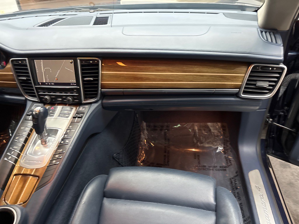 2012 Porsche Panamera Image 50