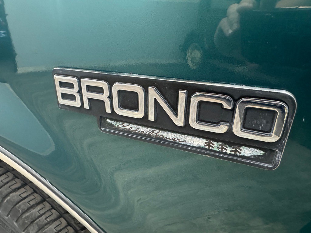 1996 Ford Bronco Image 12