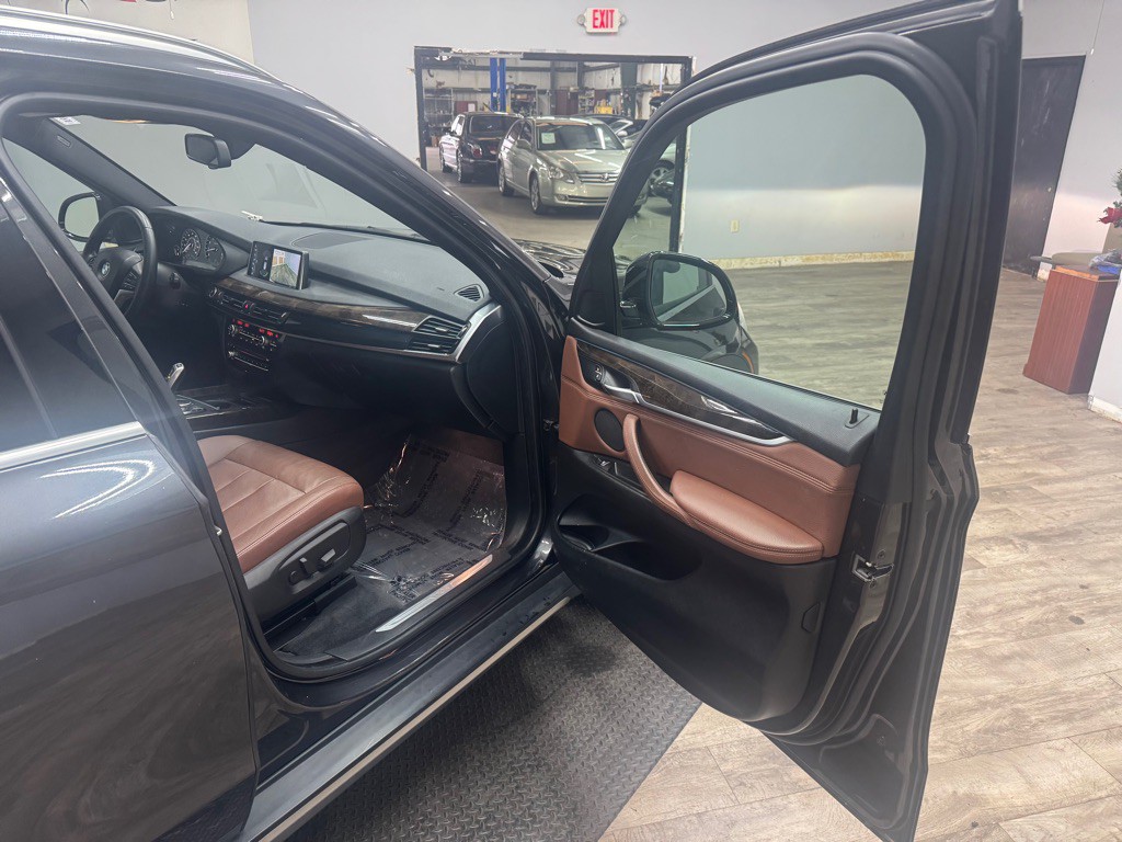 2017 BMW X5 Image 60