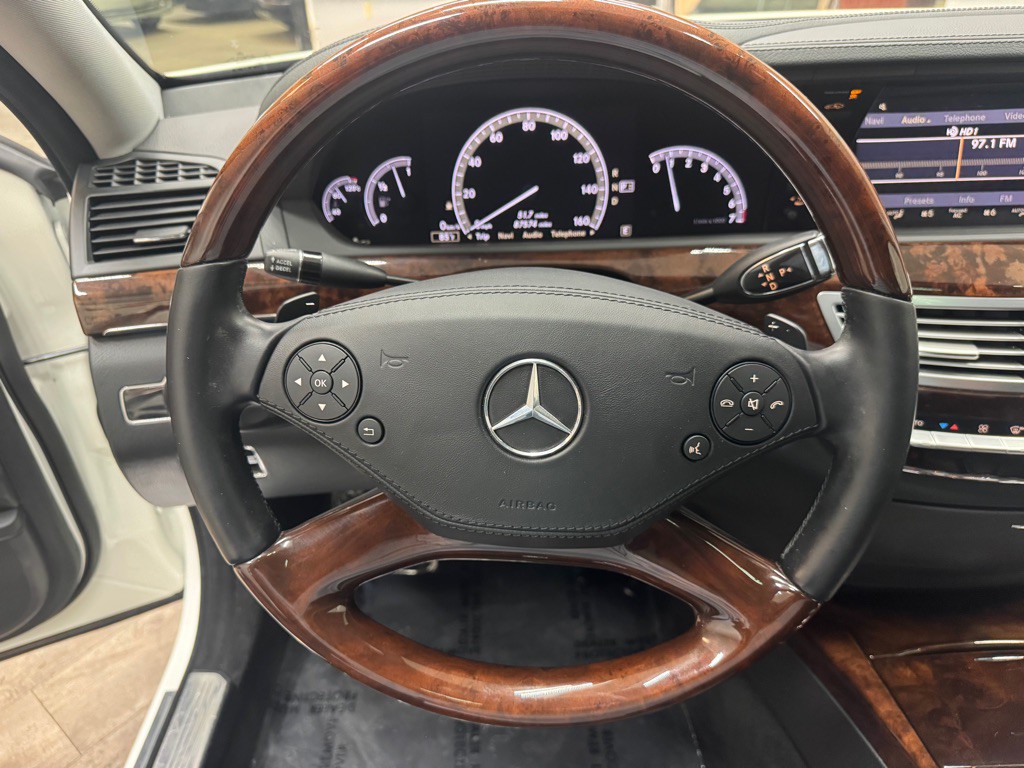 2013 Mercedes-Benz S-Class Image 23