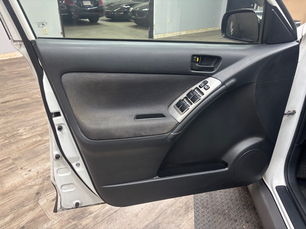 2007 Pontiac Vibe Image 12