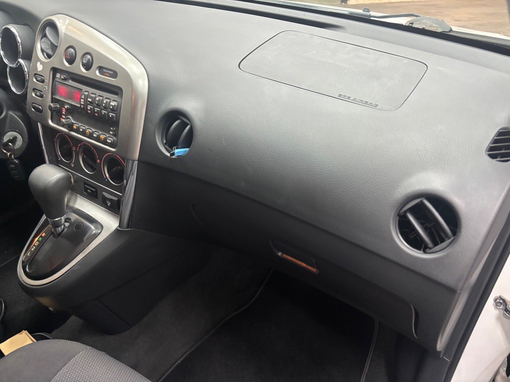 2007 Pontiac Vibe Image 32