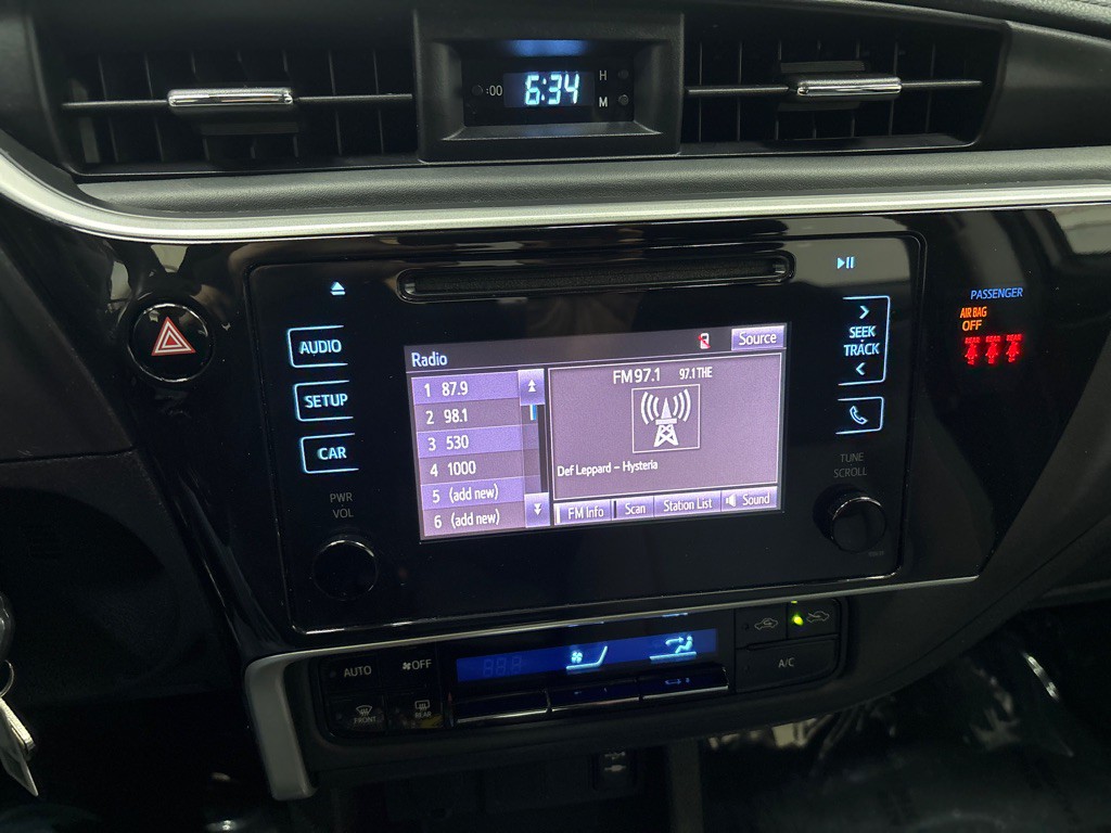 2018 Toyota Corolla Image 20