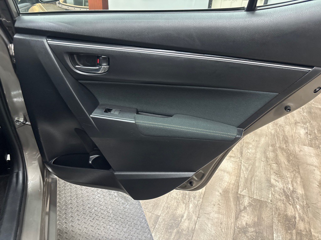 2018 Toyota Corolla Image 31