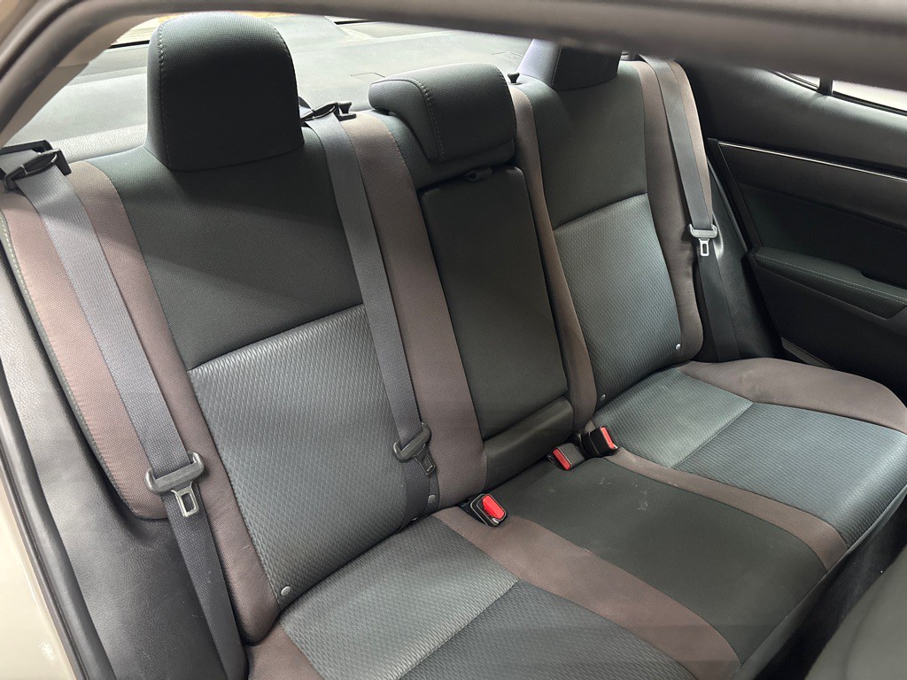 2018 Toyota Corolla Image 33