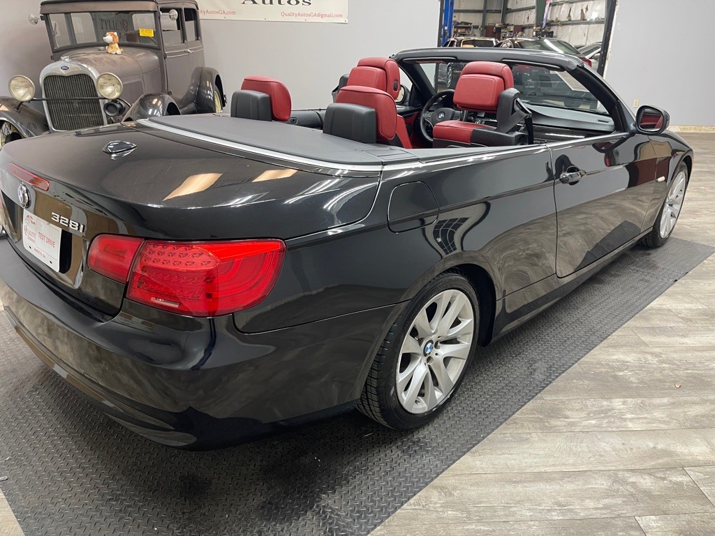 2012 BMW 3 Series Image 5
