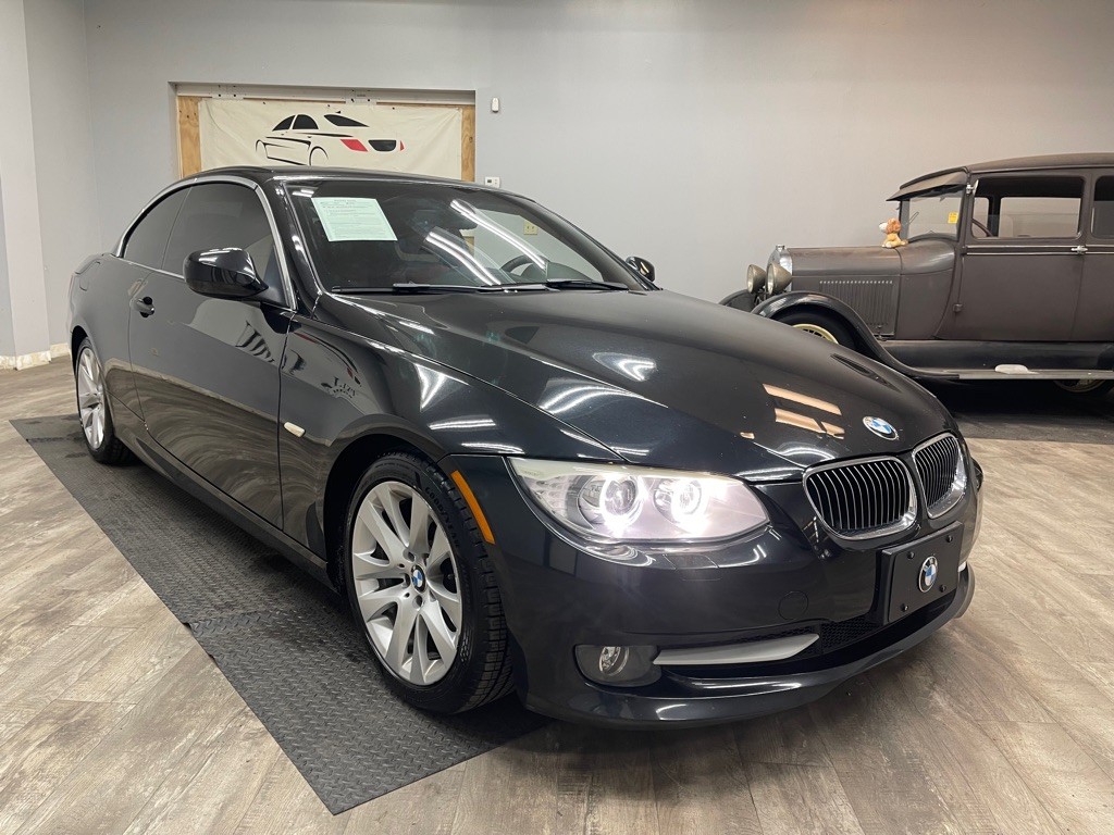 2012 BMW 3 Series Image 9