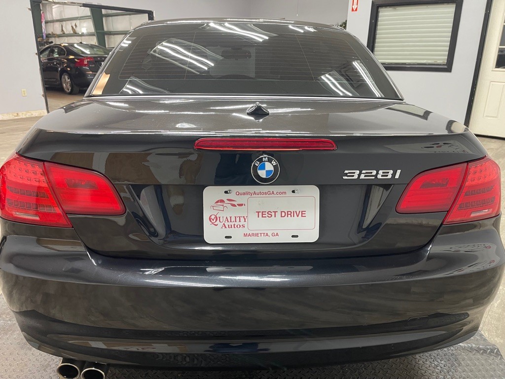 2012 BMW 3 Series Image 12