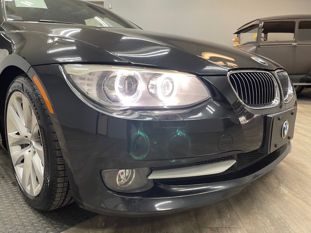 2012 BMW 3 Series Image 16