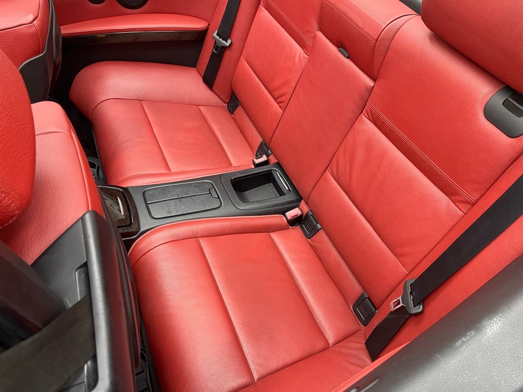 2012 BMW 3 Series Image 23
